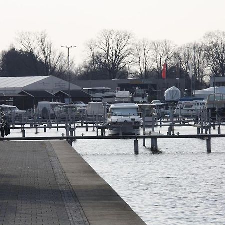 Zum großen Zernsee am Hafen Kolonie Zern Exterior foto
