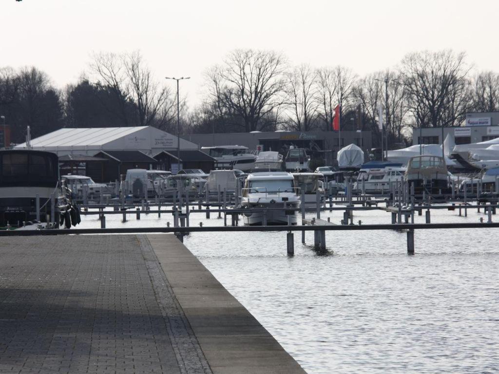 Zum großen Zernsee am Hafen Kolonie Zern Exterior foto